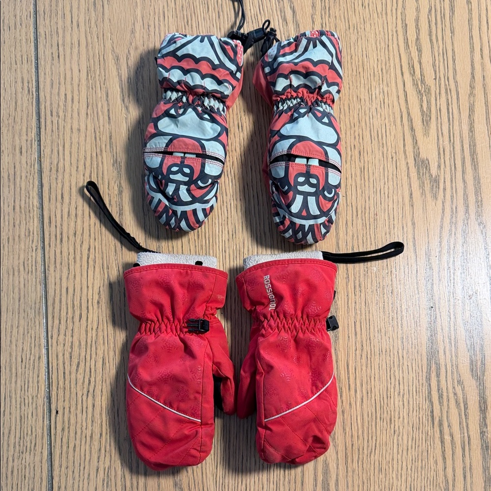 Kids gloves - two pairs